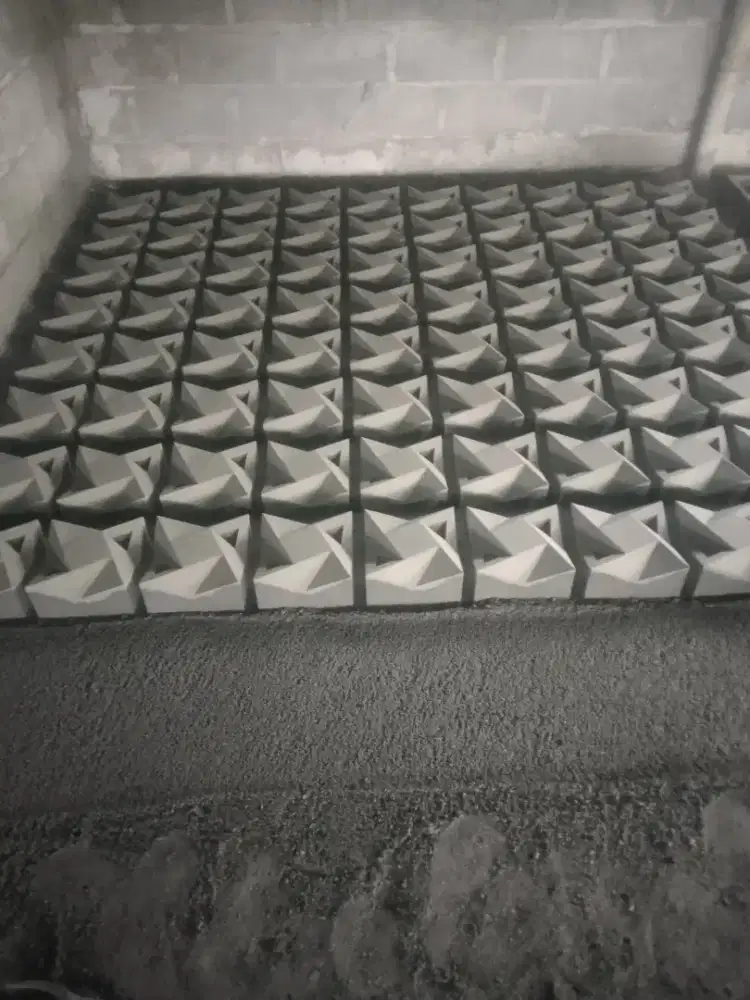 Roster beton minimalis dan Roster bahan gravel