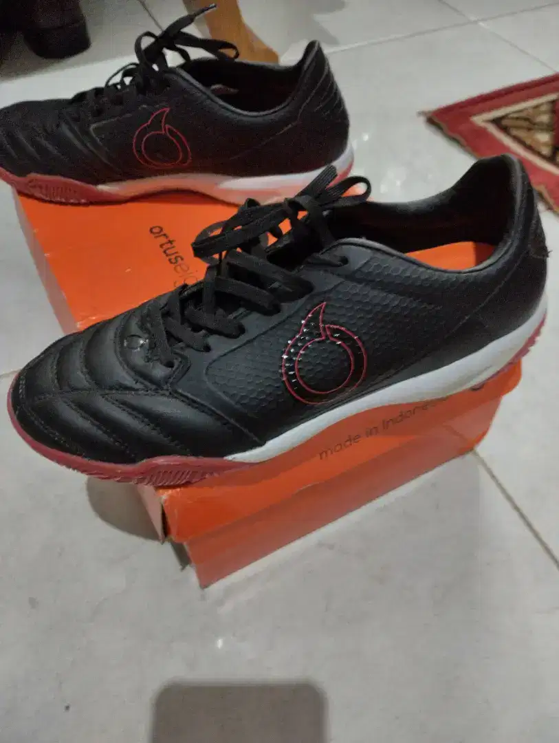 Jual sepatu futsal anak size 38 insol 24,5 merk ortuseight