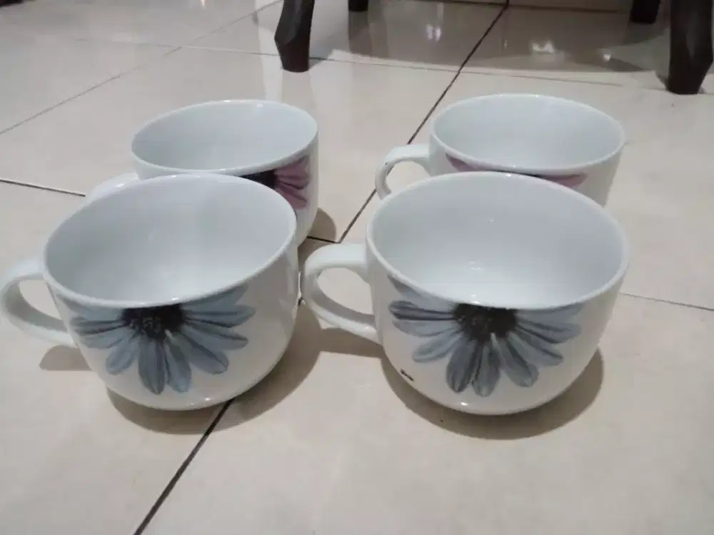 4 buah Mangkok Cangkir