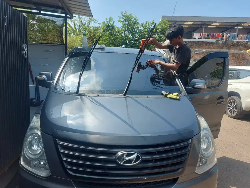 kaca film mobil menambah privasi