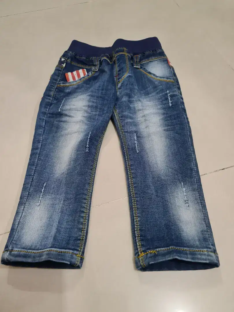 Celana jeans panjang anak laki-laki