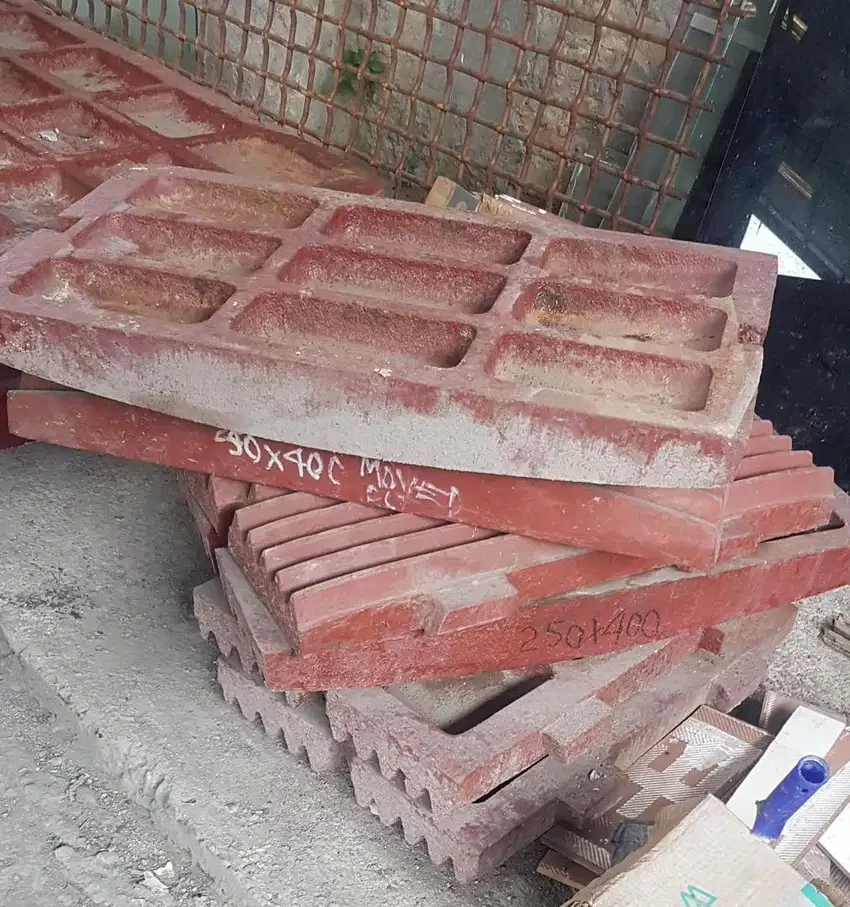 JAW PLATE STONE CRUSHER