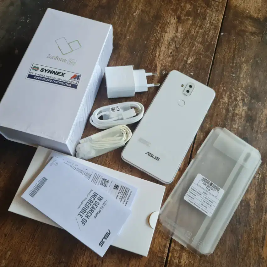 Asus ZenFone 5Q Like New Ada NFC 4/64 GB 4 Kamera 20MP Zenfone 5 Lite