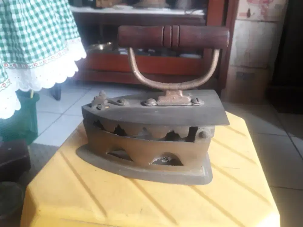 Setrikaan Ayam Kuningan