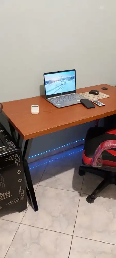 Meja kerja gaming meja kantor