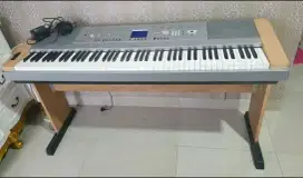 Piano Digital Yamaha DGX 640. 88.Flash Disk. Kaki kayu Ori