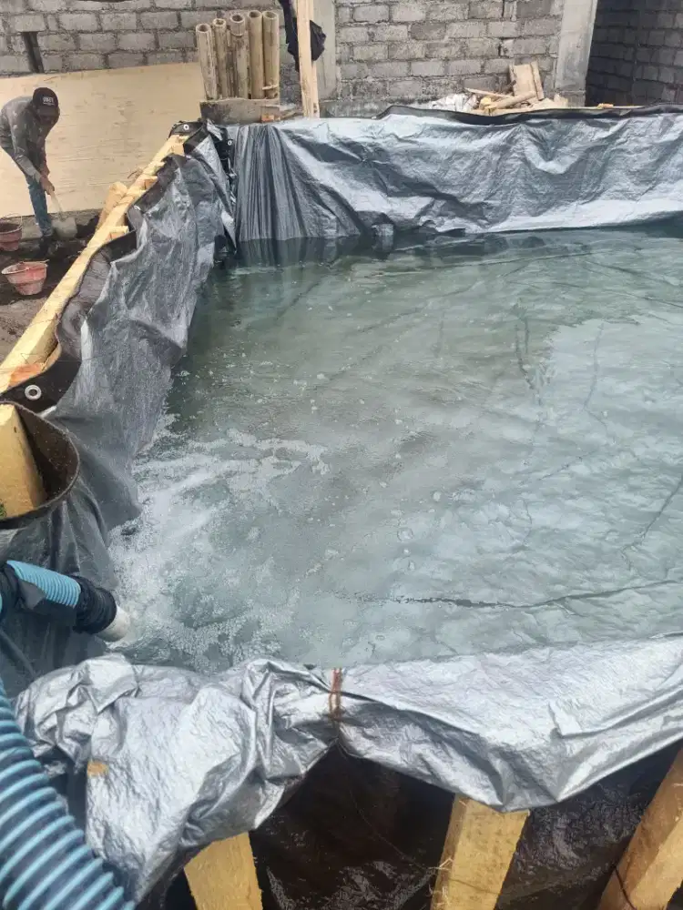 Truk tangki air bersih isi kolam renang/ikan