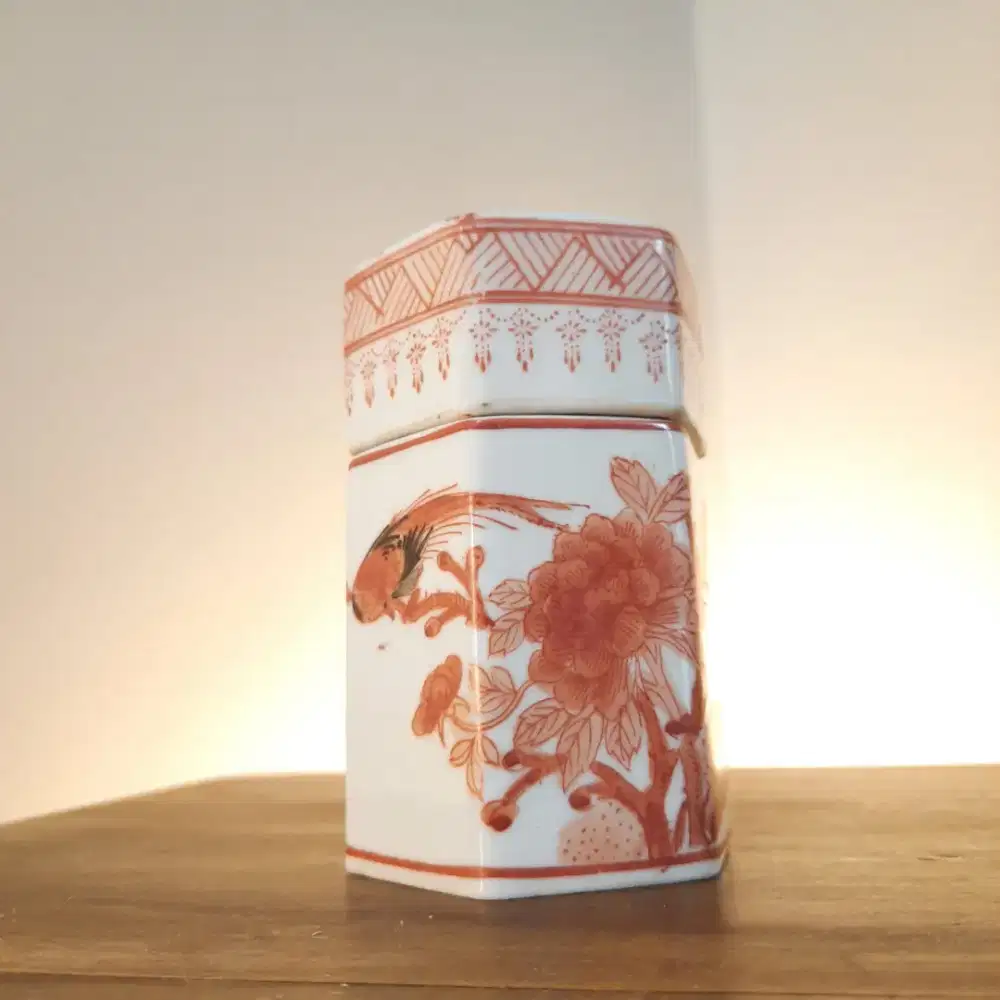 Pajangan Guci Antik Serbaguna Wadah Jadul