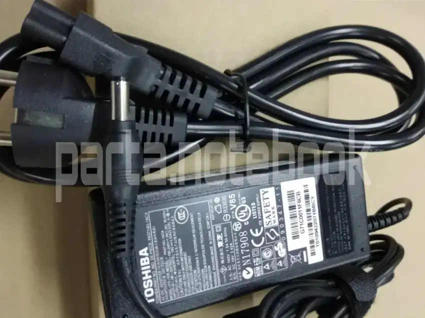 Adaptor charger laptop TOSHIBA