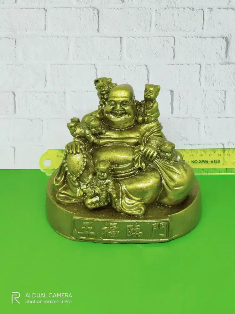 Patung Buddha Tertawa