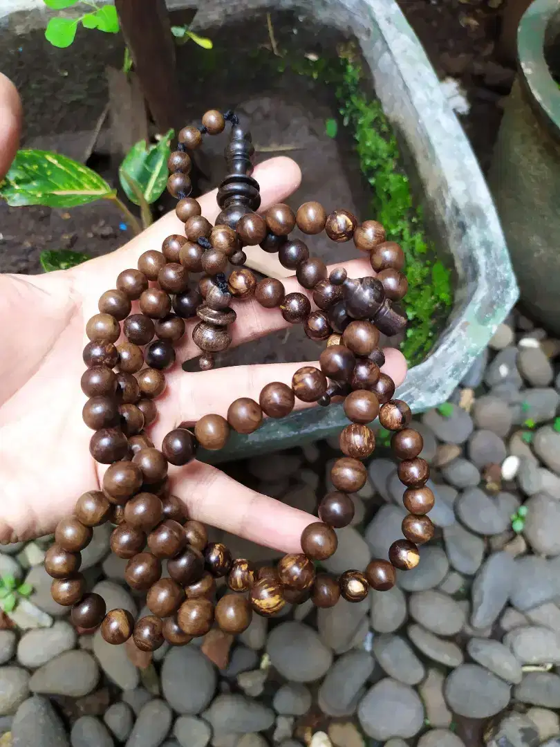 Tasbih Kayu Sulastri alami