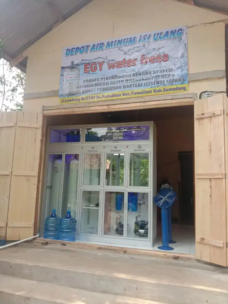 Mesin depot air minum isi ulang