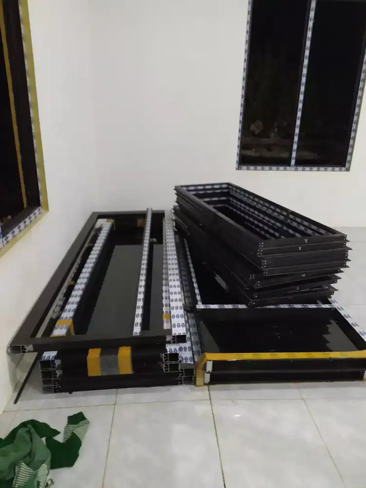 Tukang kaca dan allumunium