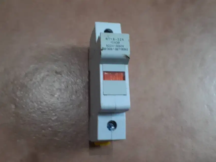 RT18-32X 10x38 1P 32A UE380v DIN Rail Mount Fuse Holder Base (A-841)