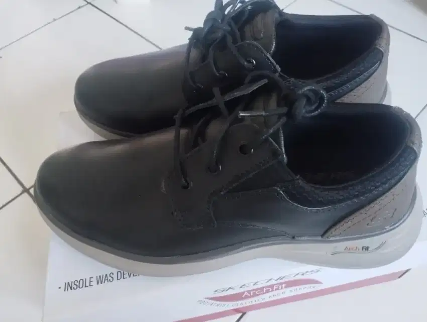 Skechers size 40