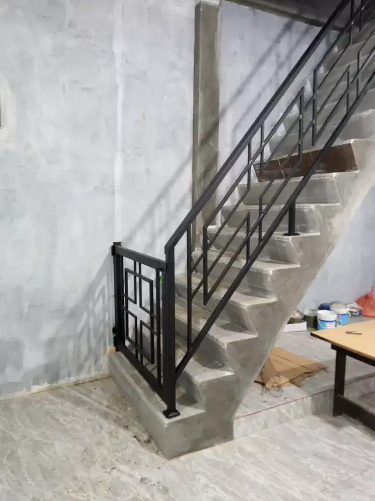 Pintu dorong dan pagar minimalis