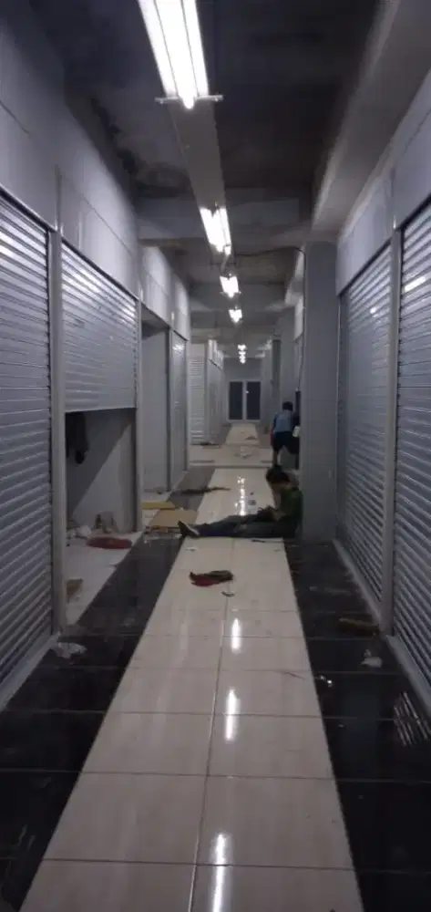 ROLLING DOOR DAN FOLDING GATE