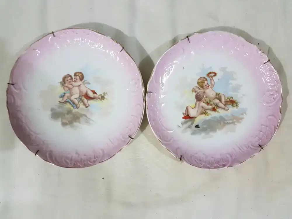 Sepasang piring Kuno Eropah-Cupid.