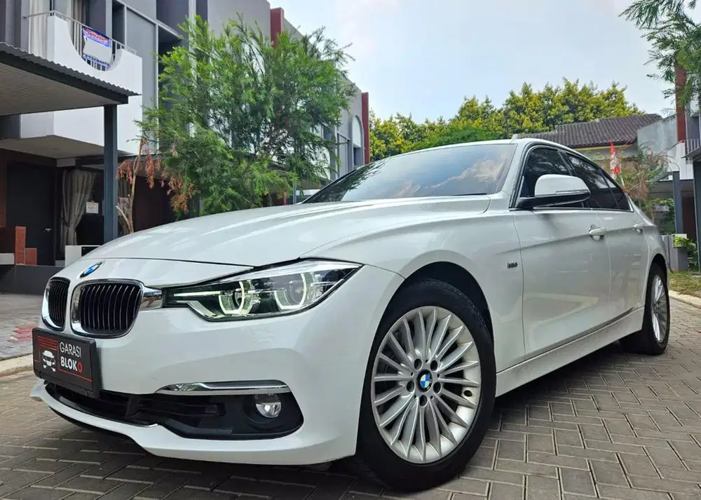 BMW 320i F30 Luxury B48 Facelift LCI 2018 - Mobil Bekas - 913217683