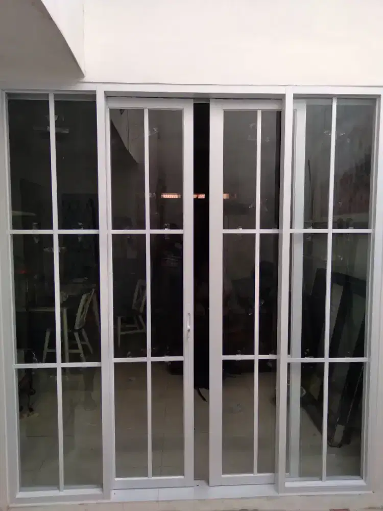 Pintu geser aluminium
