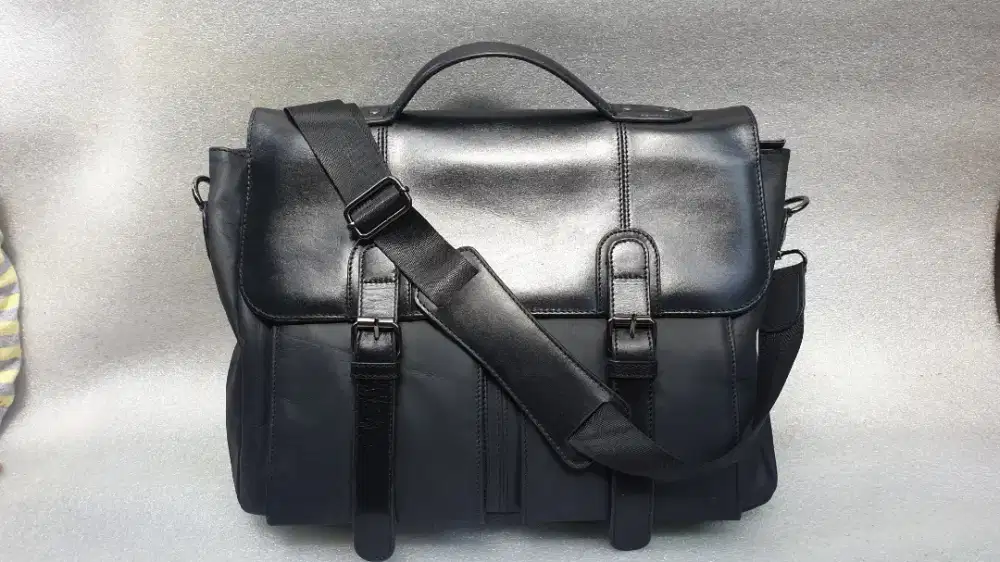 TAS KULIT PRIA KEREN