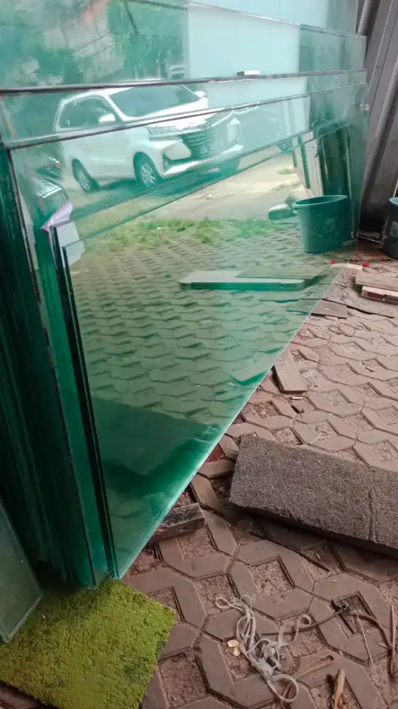 Jual beli kaca bekas