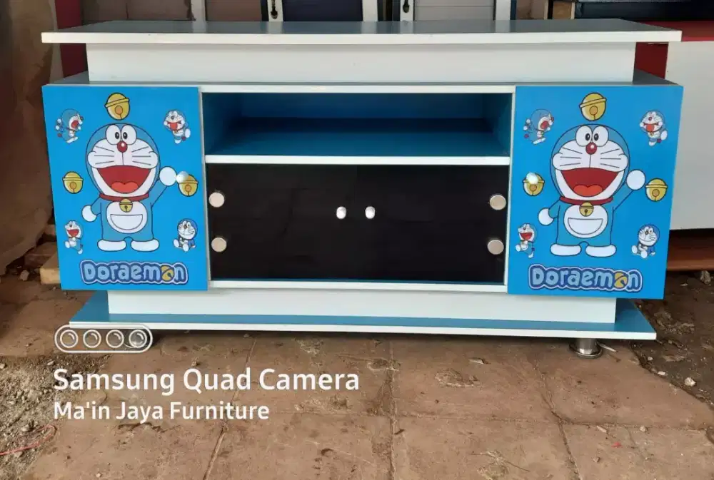 Meja tv/bufet minimalis karakter