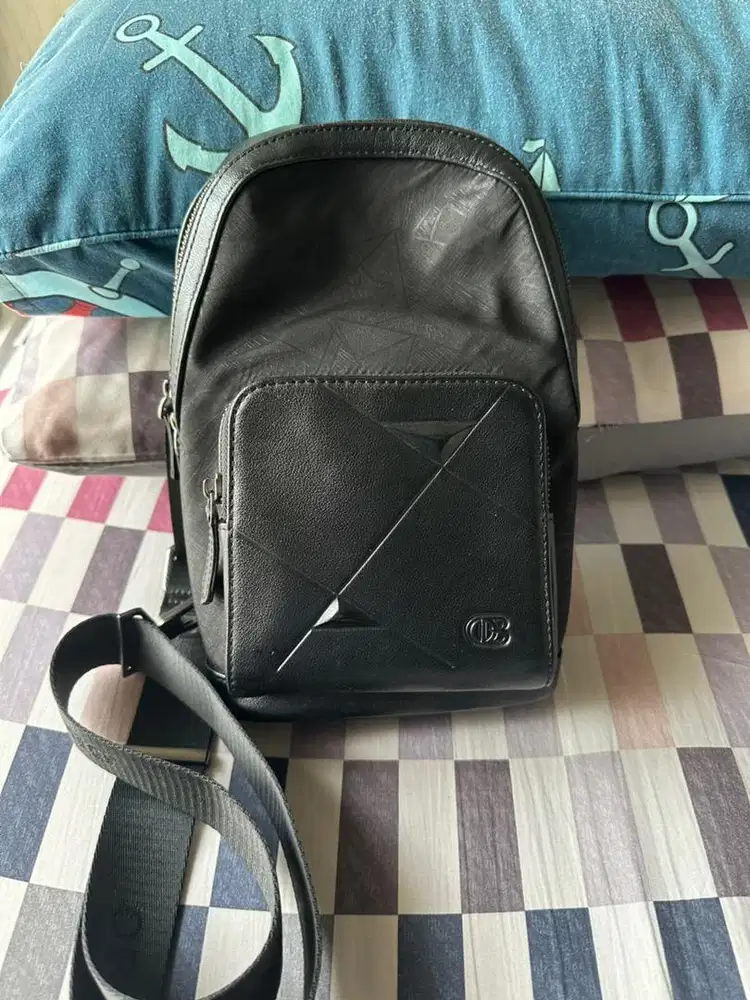 Sling bag obermain leather