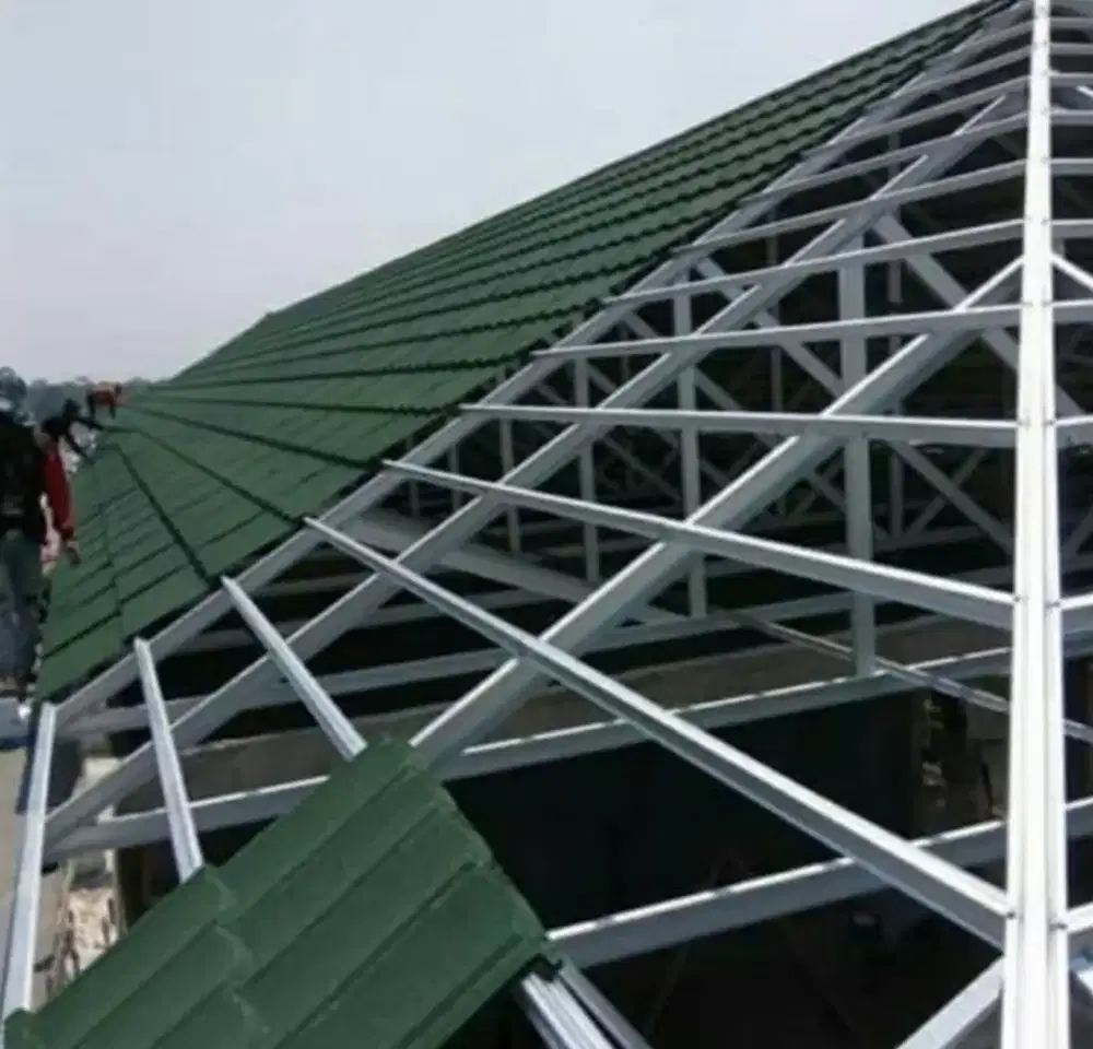 Rangka Atap Baja ringan atap spandek Terpasang