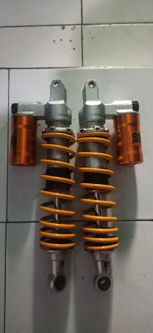 Jual shockbreaker SCARLET COPY OHLINS untuk nmax aerox masih bagus