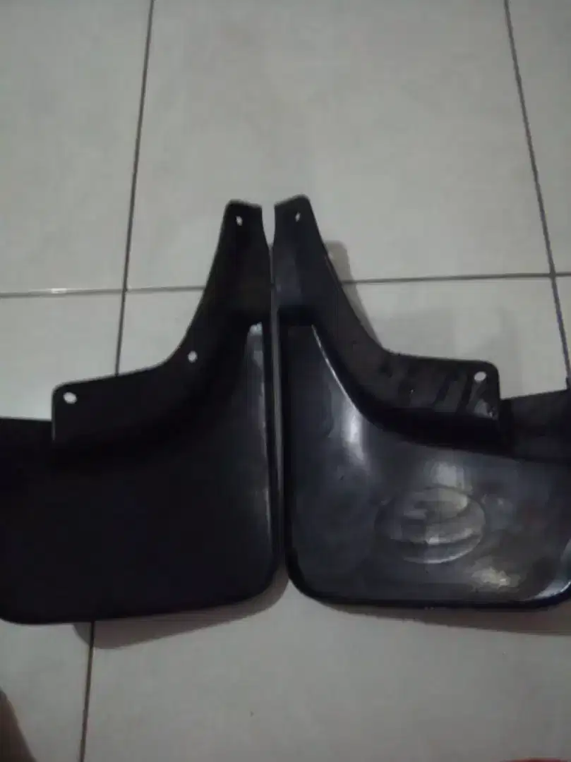 Sepasang Mud guard universal roda ban