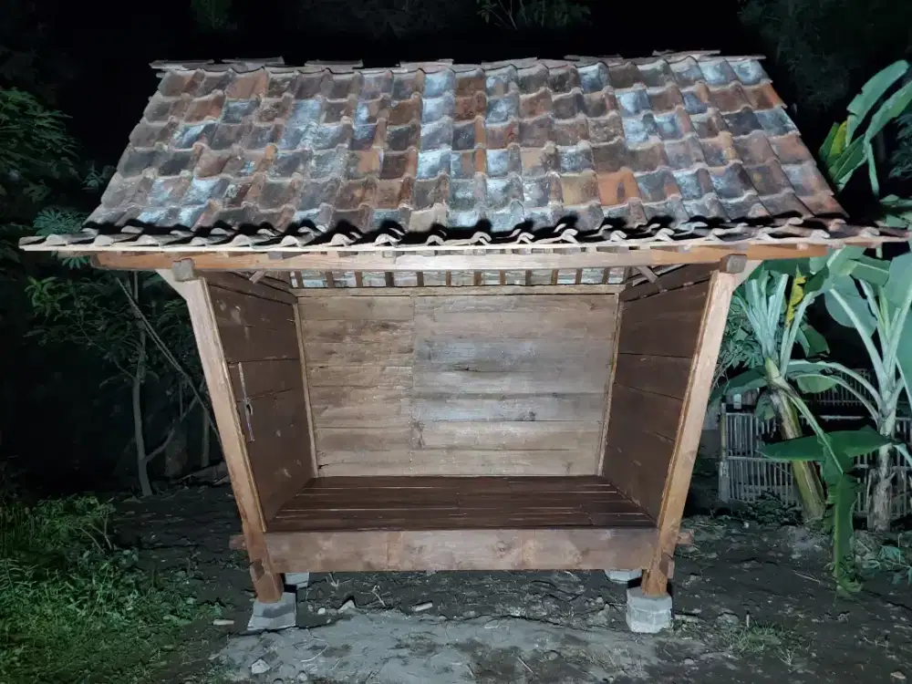 Gasebo Lumbung Padi Jadul / Antik