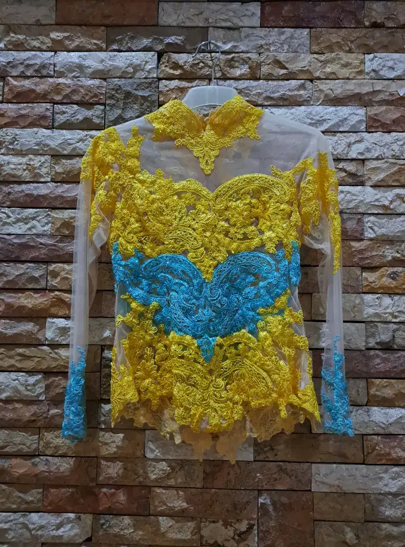 Kebaya modern karya Mega