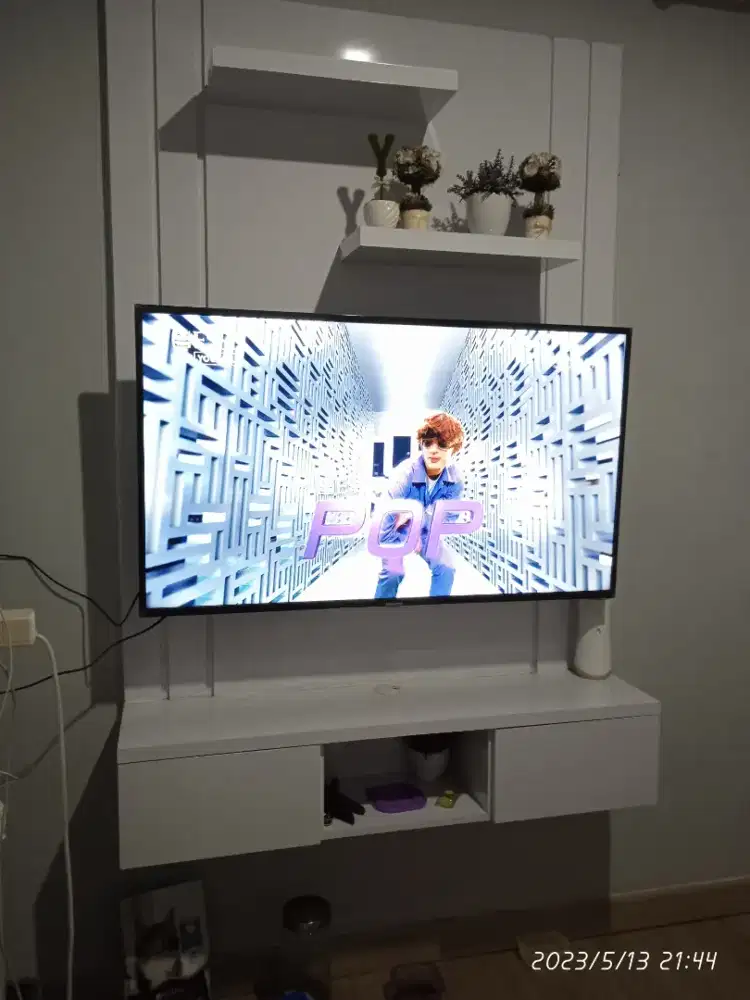 BRIKET BRAKET TV LED