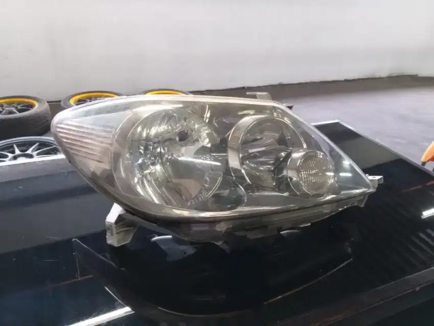 Lampu Depan Toyota Fortuner 2005 - 2008