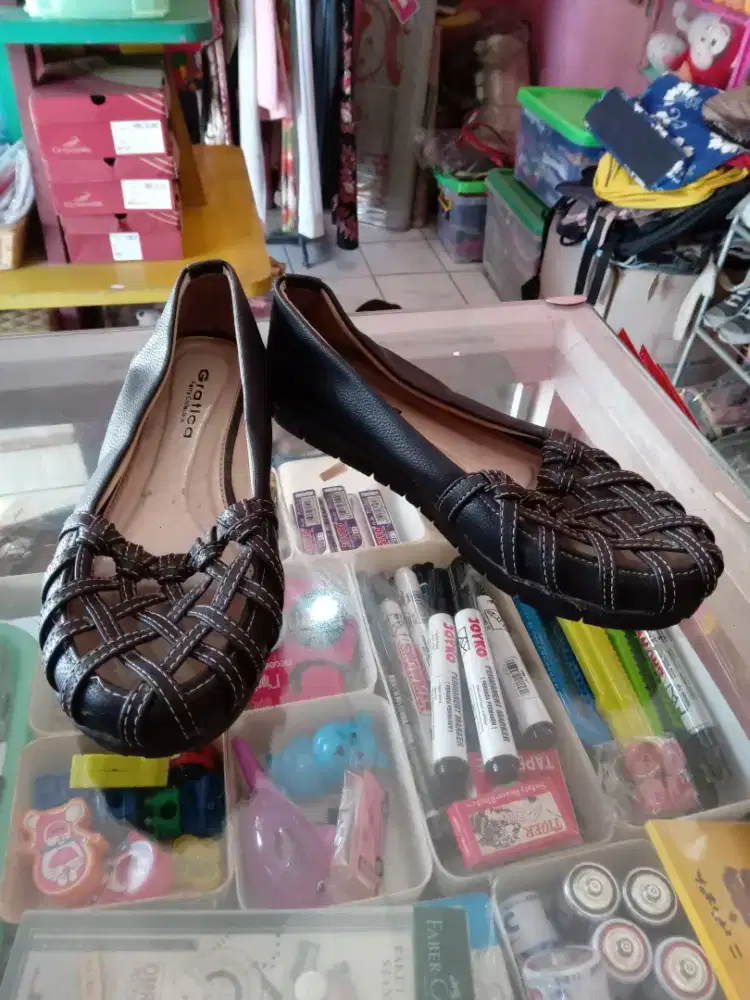 Aneka sepatu preloved