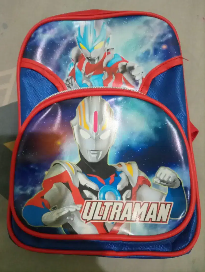 Yg php minggir,  Tas ultramen anak anak