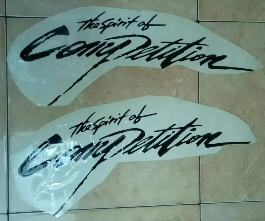 Stiker mobil The Spirit of Competition warna hitam