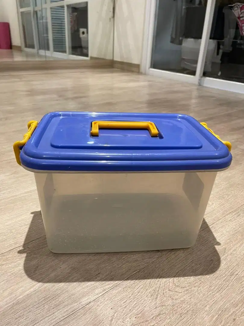 Box storage beras atau peralatan 8 liter