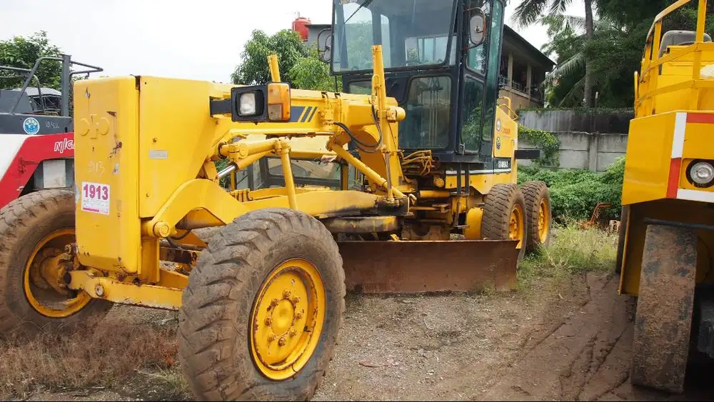 Motor Grader Komatsu GD405A-2 Ex Japan