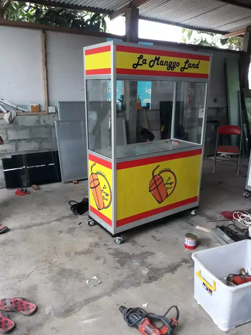 Gerobak es jus pop ice es buah dan pop mie