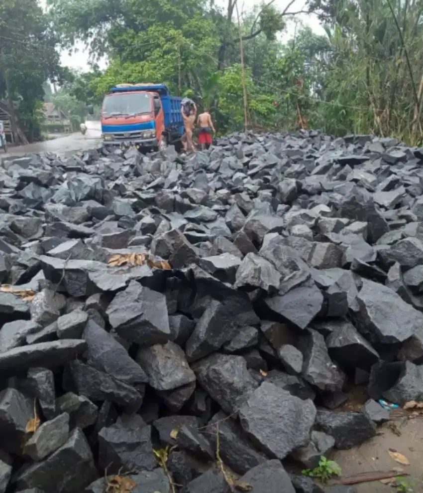 Batu belah gunung dan lain nya hasil alam