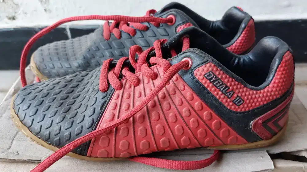 SEPATU FUTSAL SEVENRAY
