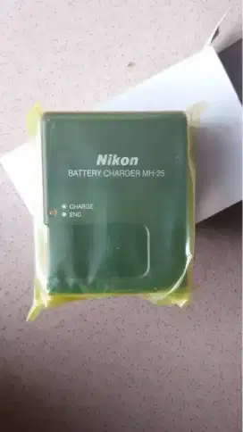 Charger Baterai kamera Nikon MH-25