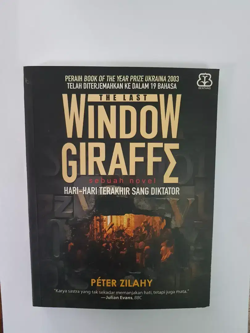 Novel Window Giraffe