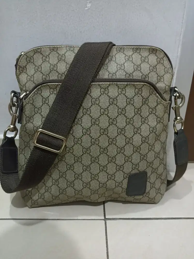 Tas sling hot sale bag gucci