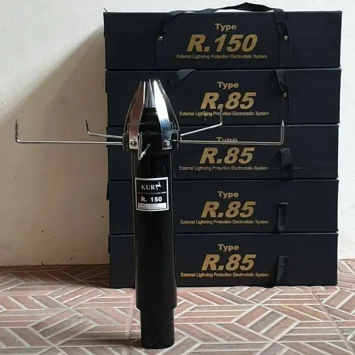 ANEKA RAGAM PENANGKAL PETIR