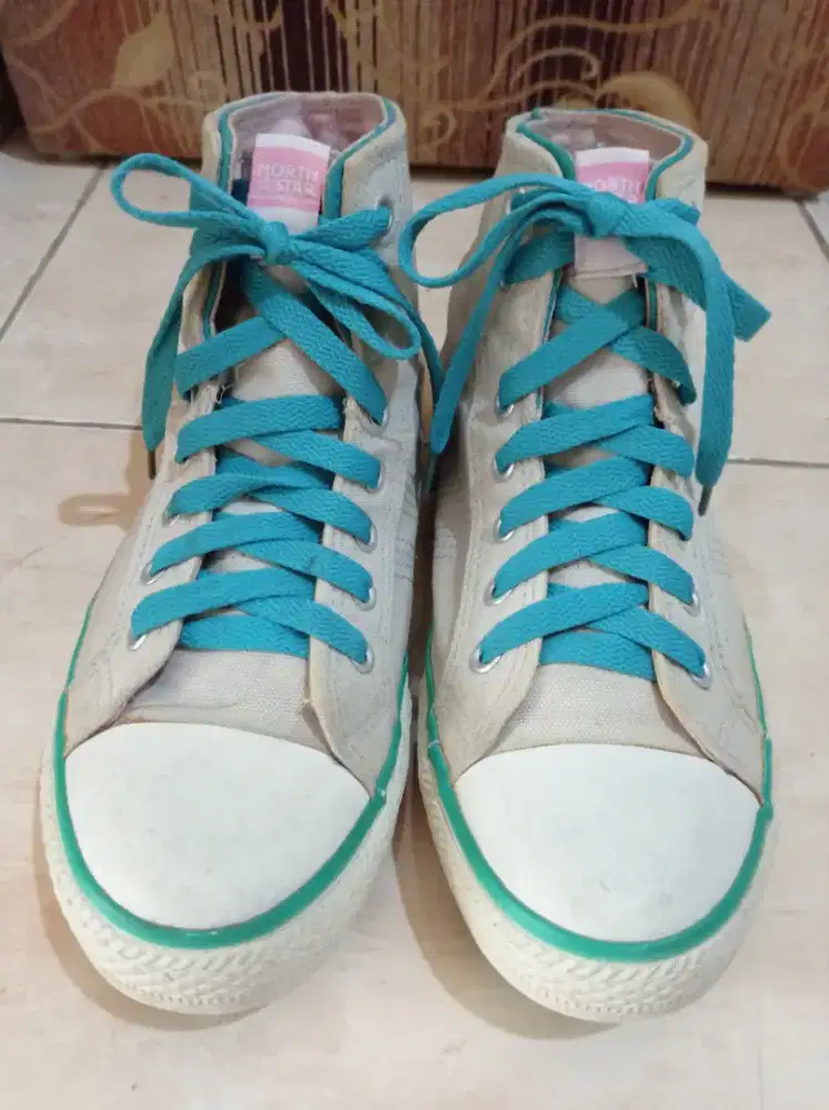 Sepatu Sneaker Wanita North Star