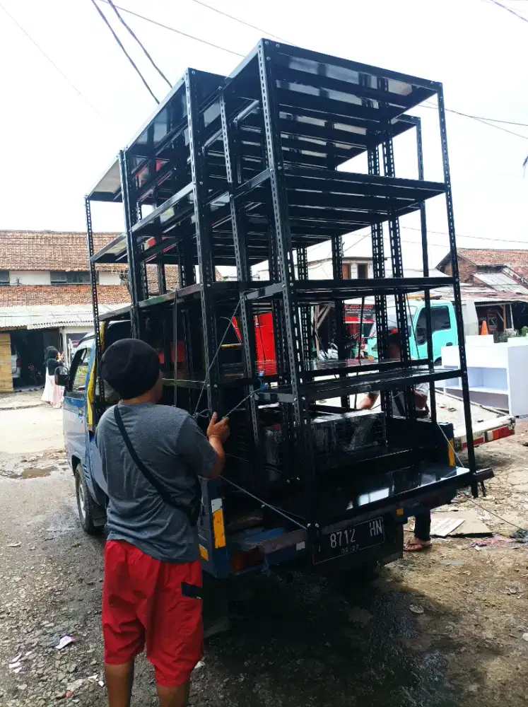 rak besi warna merah.hitam.dan abu
bisa dikirim juga area bandung