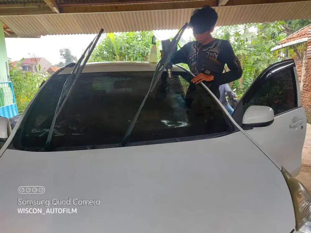 kaca film mobil hitam atau silver bisa ke lokasi anda